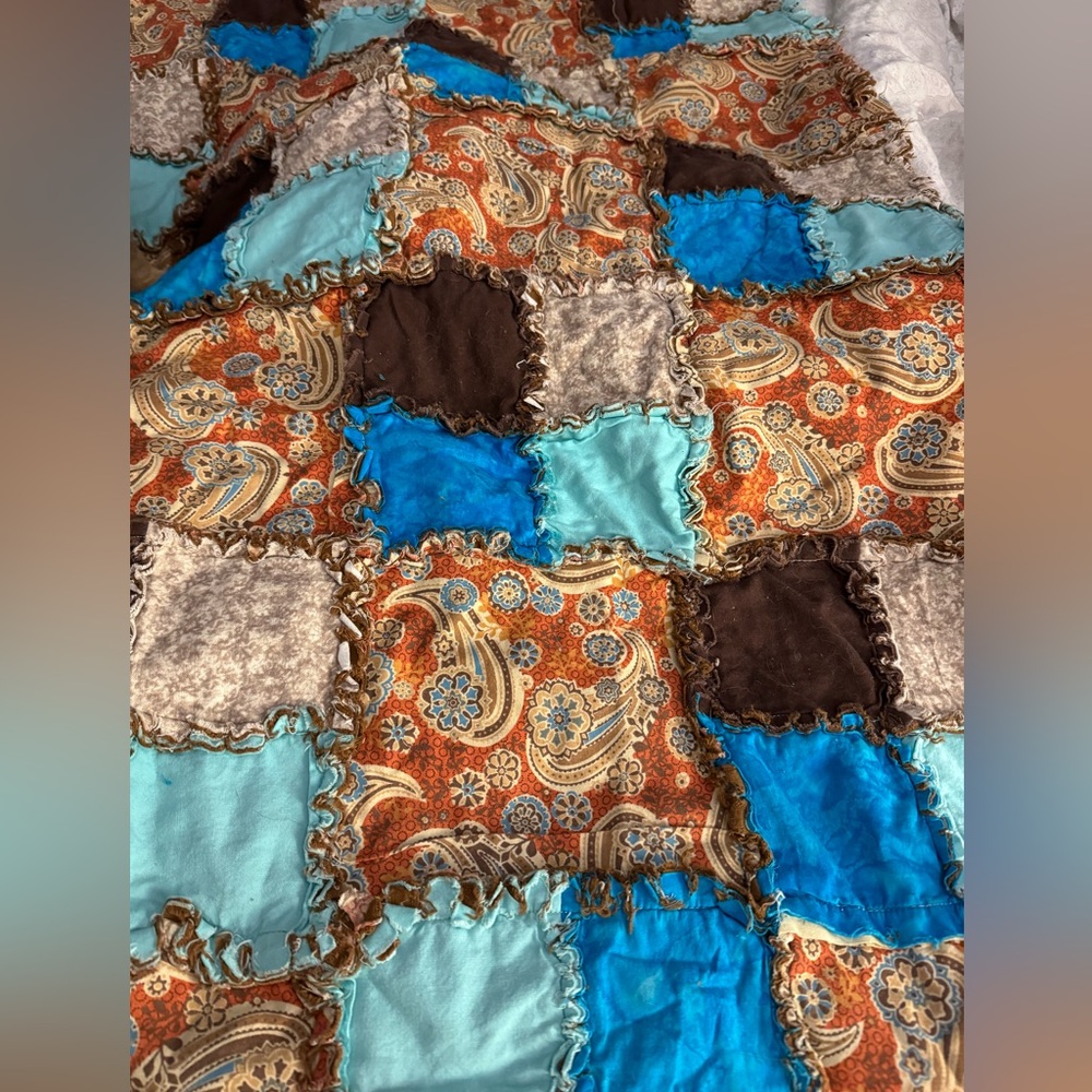 Gorgeous, handmade rag quilt